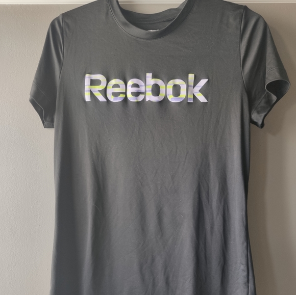 Reebok active top - Picture 1 of 1